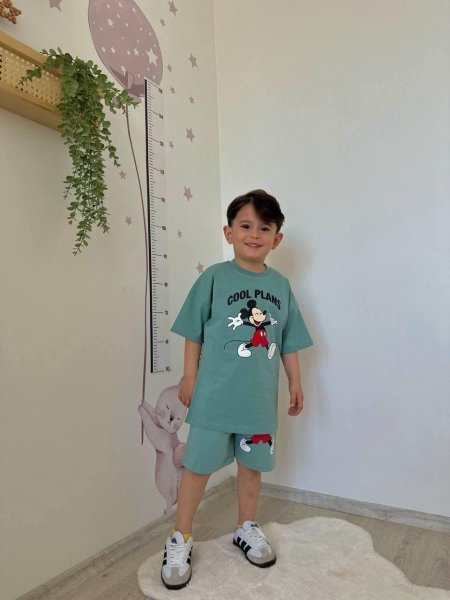 اخضر غامق